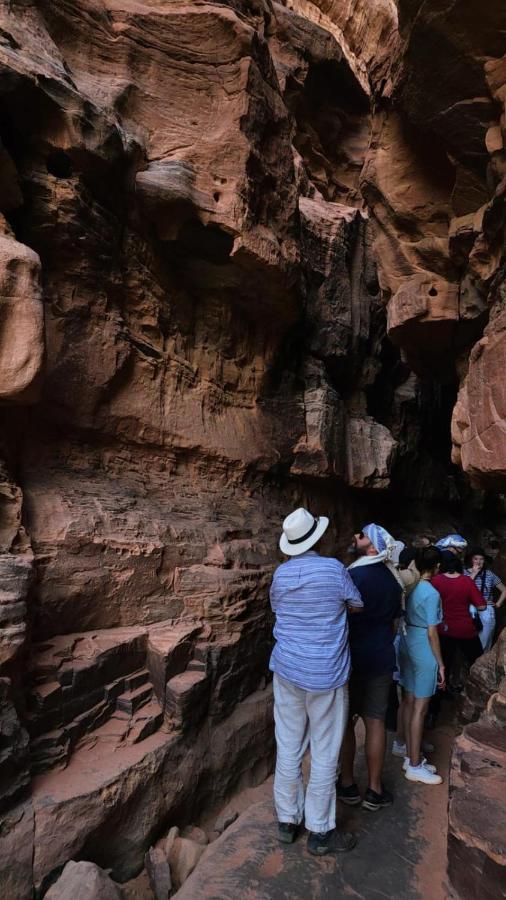 Отель Wadi Rum Nabatean Camp Экстерьер фото