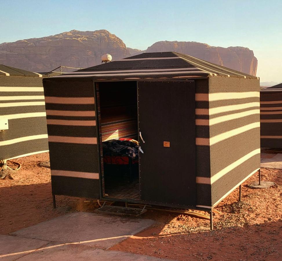 Отель Wadi Rum Nabatean Camp Экстерьер фото