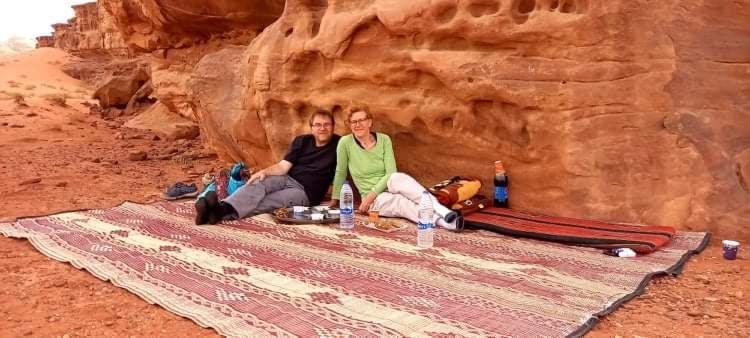 Отель Wadi Rum Nabatean Camp Экстерьер фото