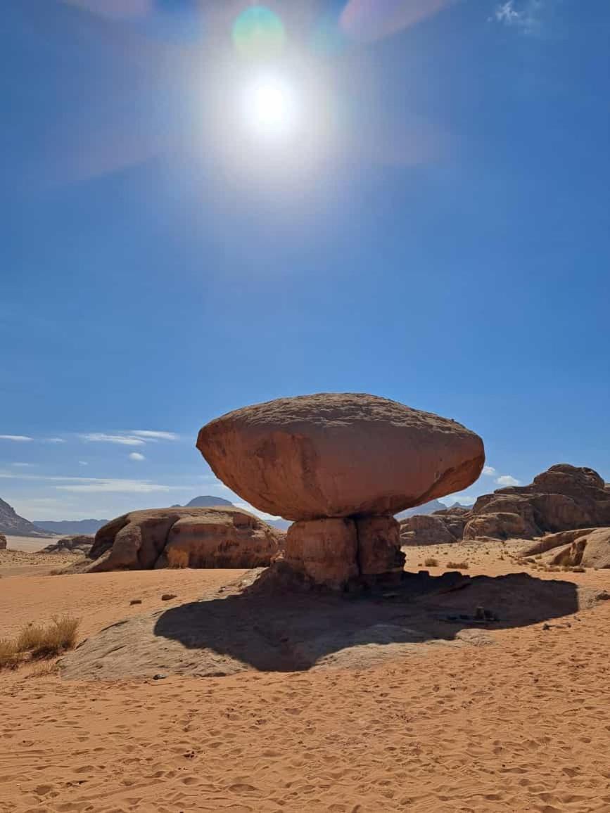 Отель Wadi Rum Nabatean Camp Экстерьер фото