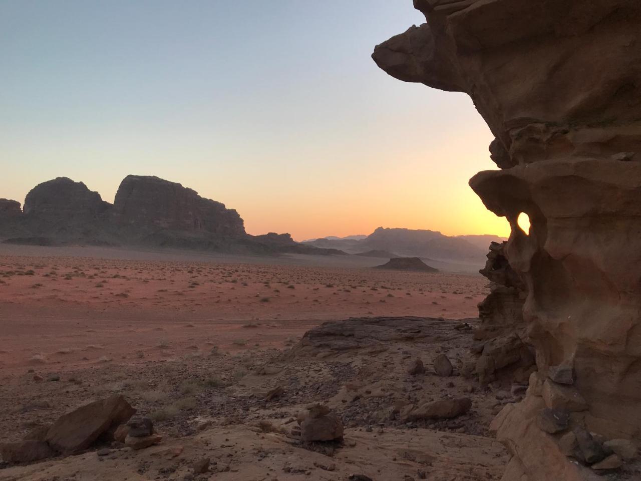 Отель Wadi Rum Nabatean Camp Экстерьер фото