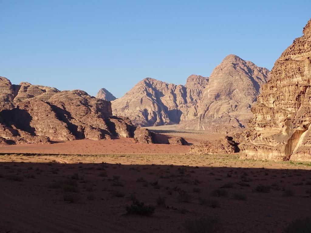 Отель Wadi Rum Nabatean Camp Экстерьер фото