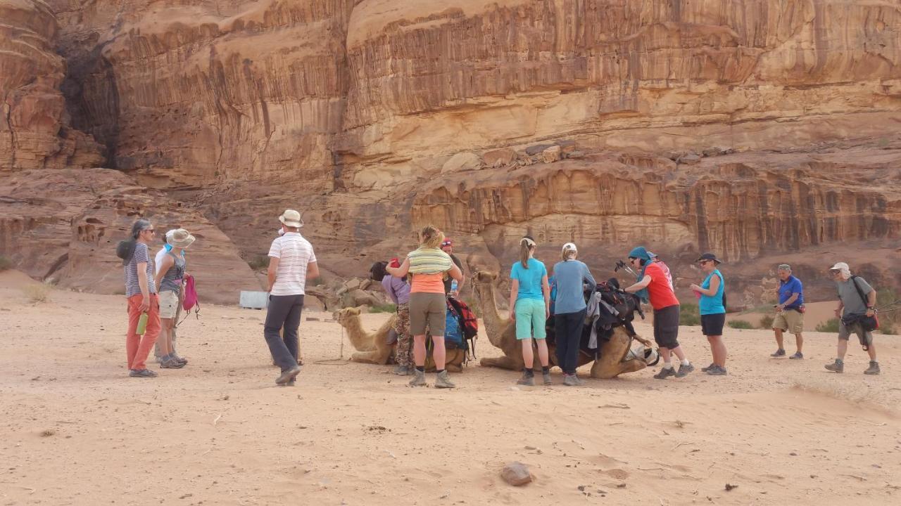 Отель Wadi Rum Nabatean Camp Экстерьер фото