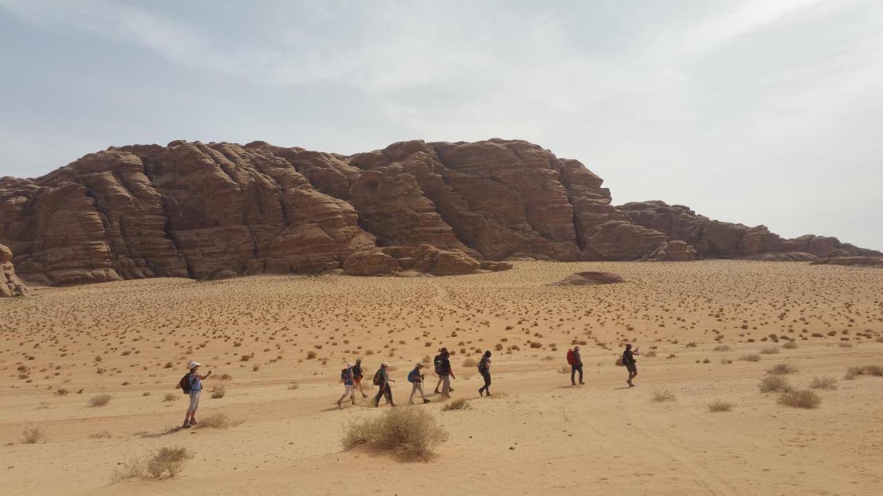 Отель Wadi Rum Nabatean Camp Экстерьер фото