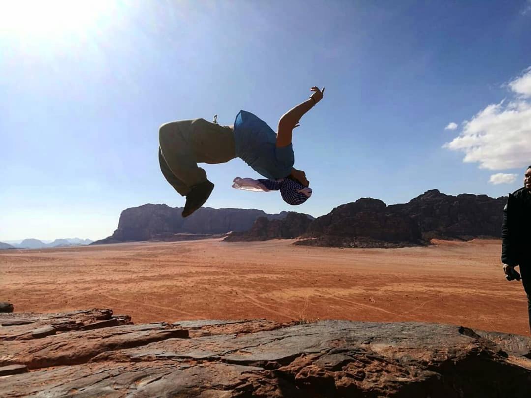 Отель Wadi Rum Nabatean Camp Экстерьер фото